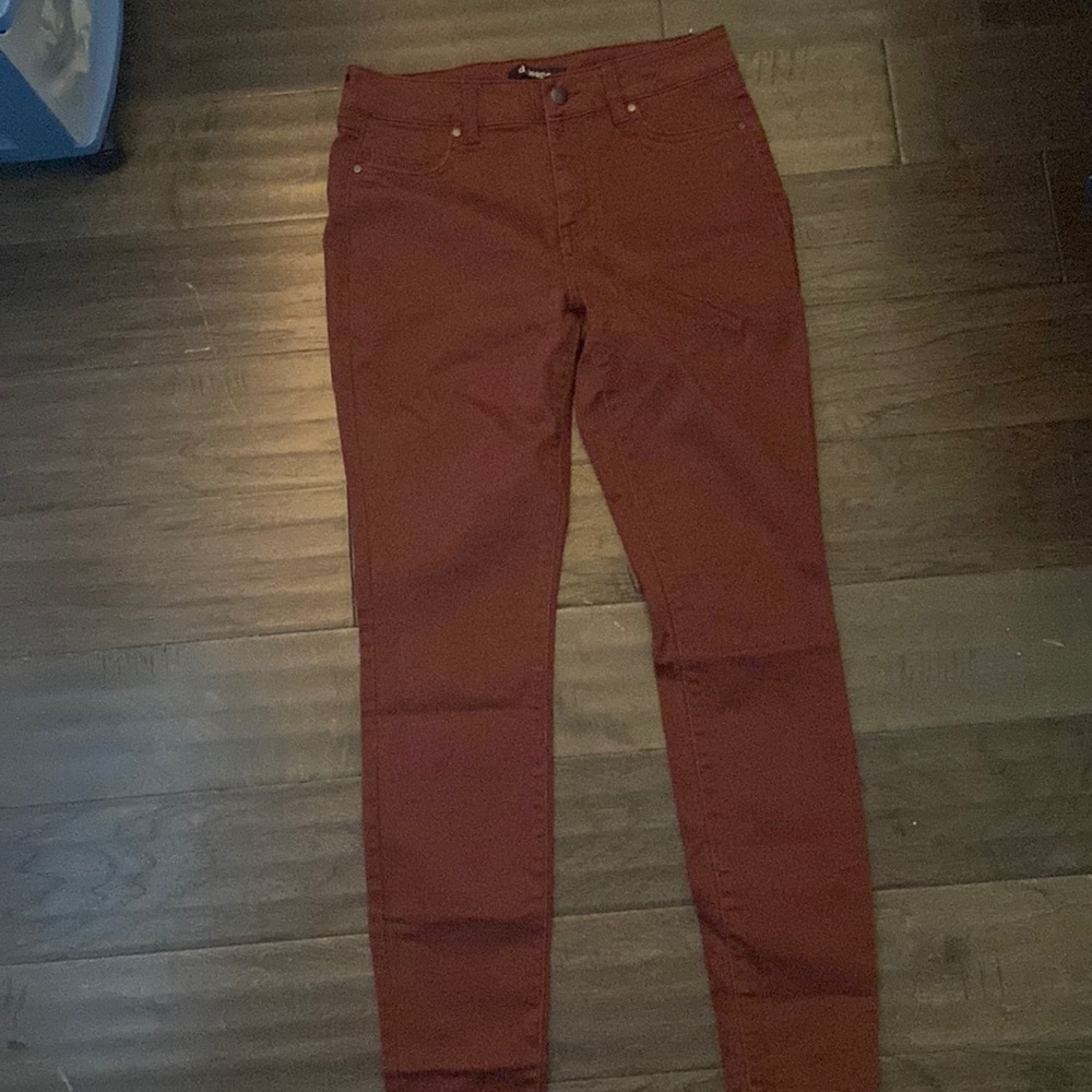 great condition, rarely worn, stretchy, burgundy color